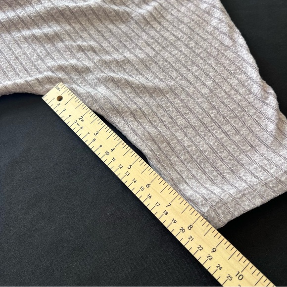 Dusty Rose Striped Knit Top with Front Tie Detail Women’s Medium - Picture 4 of 7